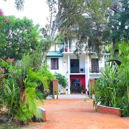 Hotel Moonstone Anuradhapura Exterior foto