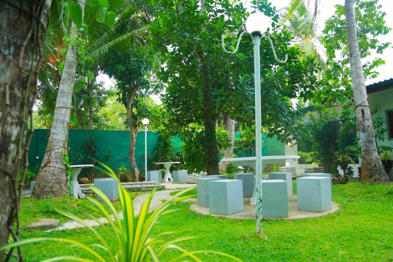 Hotel Moonstone Anuradhapura Exterior foto